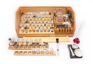 Микролаборатория для химического эксперимента (с ППГ, набором керамики и фарфора) - fgospostavki.ru - Самара